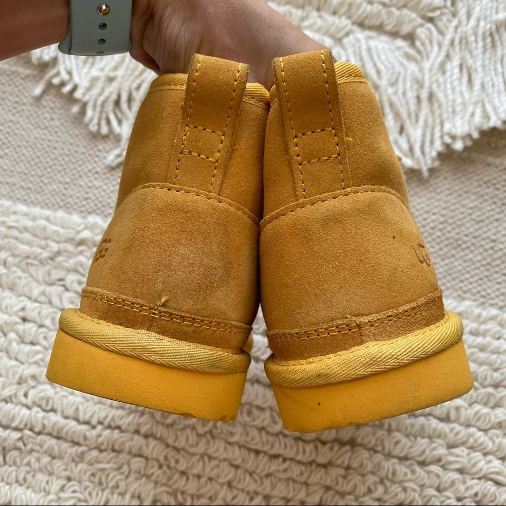 UGG girls' amber yellow Neumel II ankle boots 4